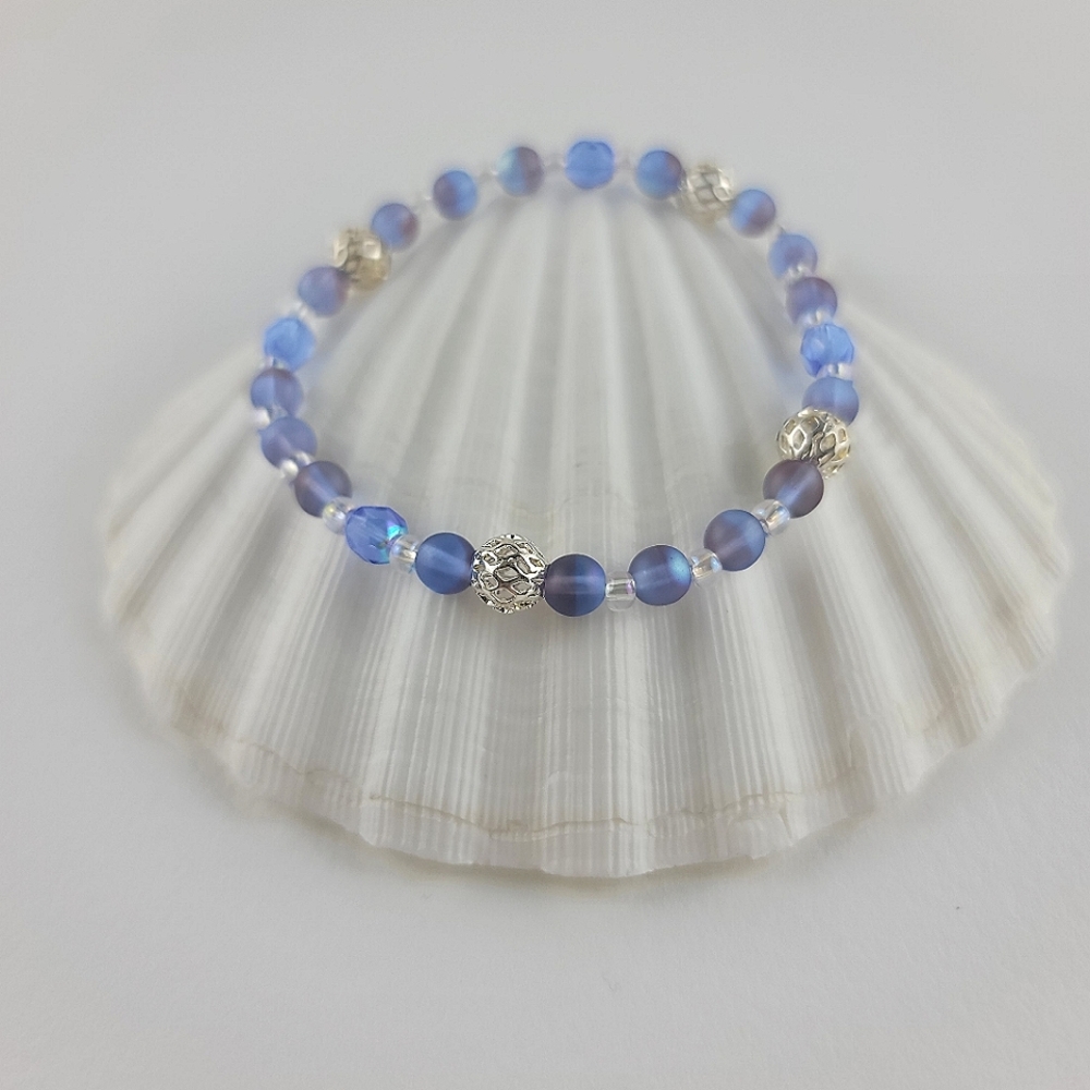 Handmade dainty braclet